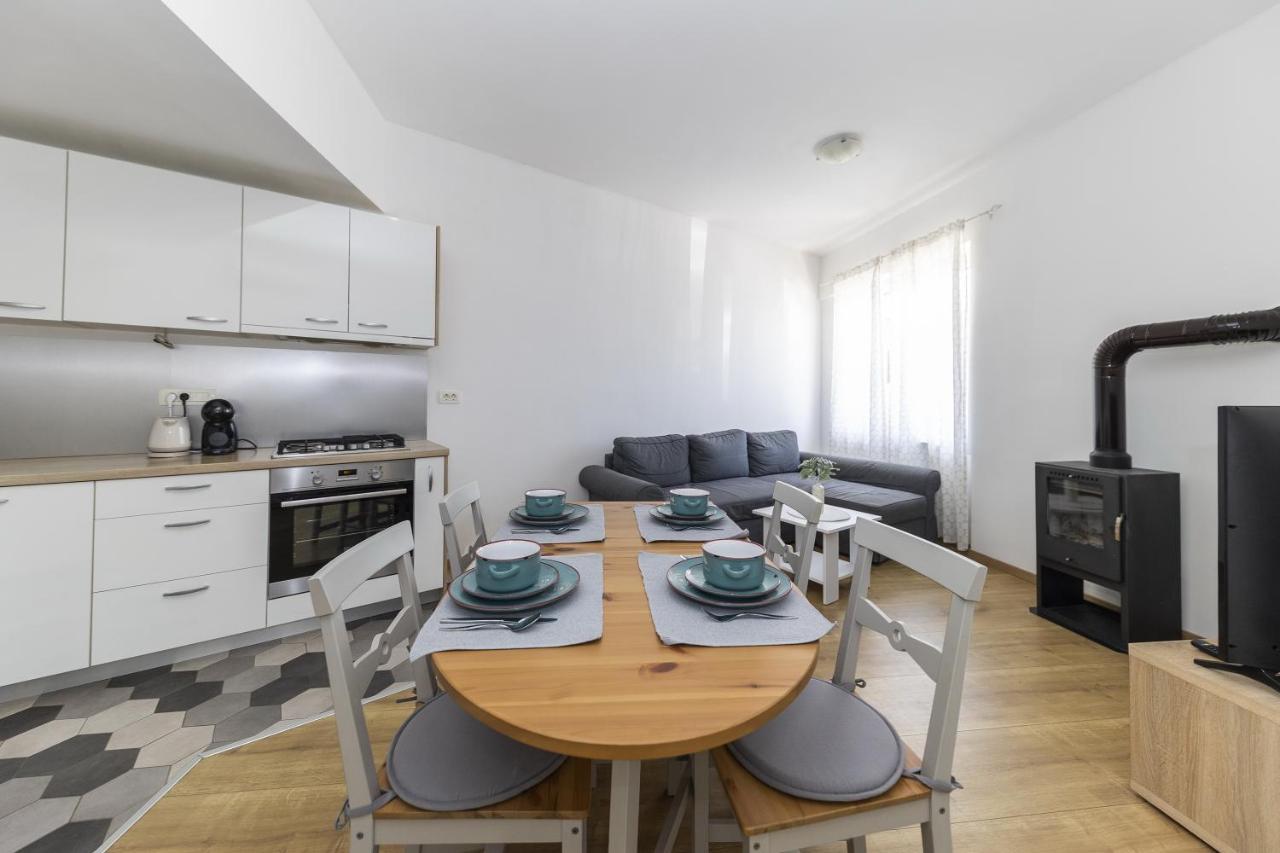 Apartments 23 And 25 With Free Private Parking Zadar Exterior foto